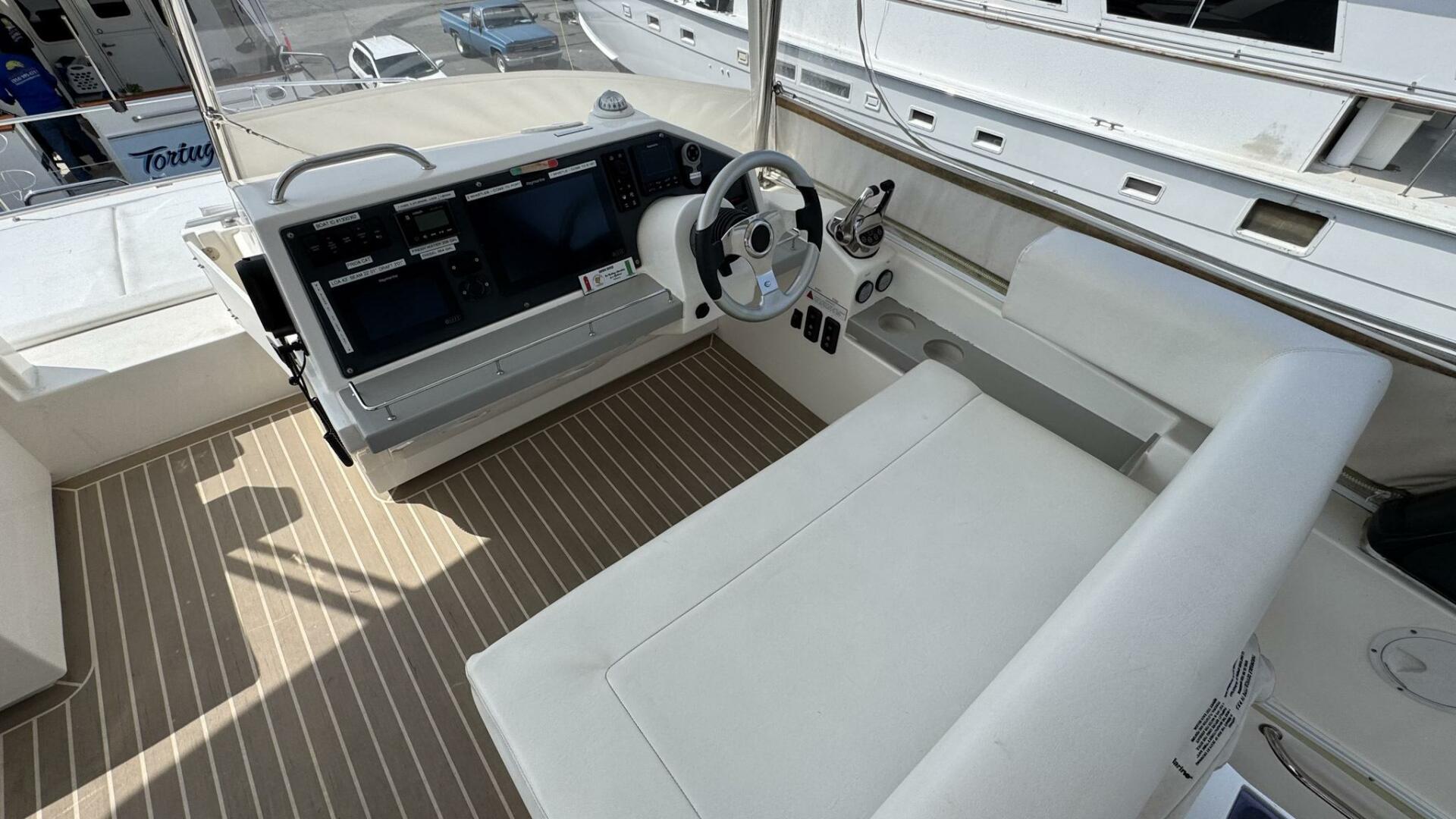 Leopard-43 Powercat 2018-Frida Cat St. Augustine-Florida-United States-2018 Leopard Power Cat Flybridge Helm-5476112 | Thumbnail