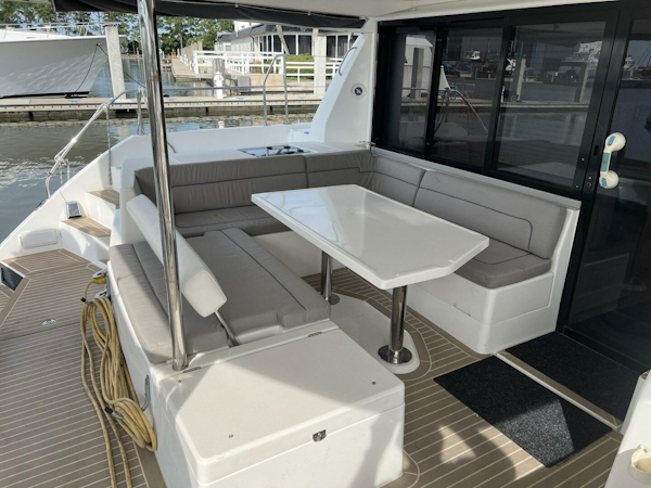 Leopard-43 Powercat 2018-Frida Cat St. Augustine-Florida-United States-2018 Leopard Power Cat Stern U-shaped Settee-5476071