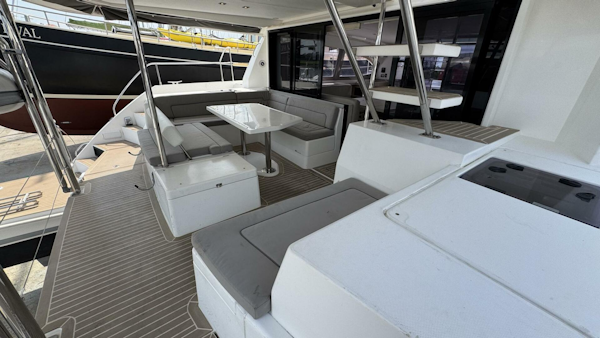 Leopard-43 Powercat 2018-Frida Cat St. Augustine-Florida-United States-2018 Leopard Power Cat Stern Stairs to Flybridge-5476069
