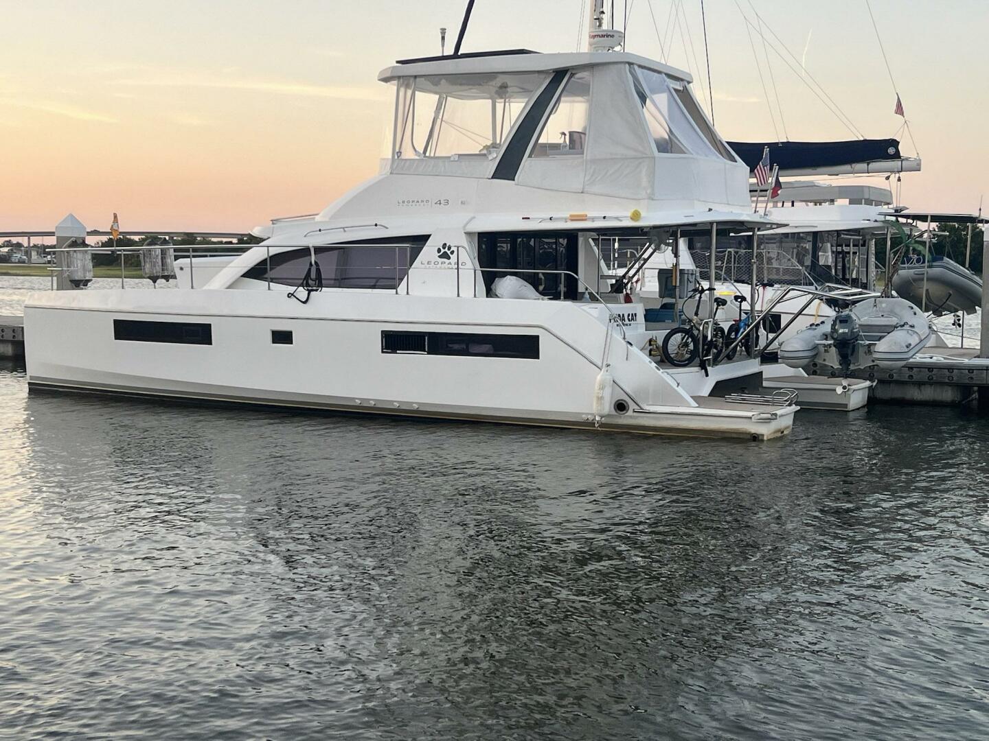 Leopard-43 Powercat 2018-Frida Cat St. Augustine-Florida-United States-2018 Leopard Power Cat Exterior Port Side-5476067 | Thumbnail