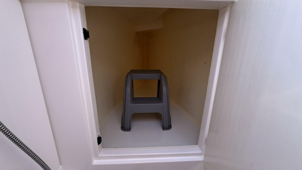 Leopard-43 Powercat 2018-Frida Cat St. Augustine-Florida-United States-2018 Leopard Power Cat Starboard Side Forward Head Storage-5476106