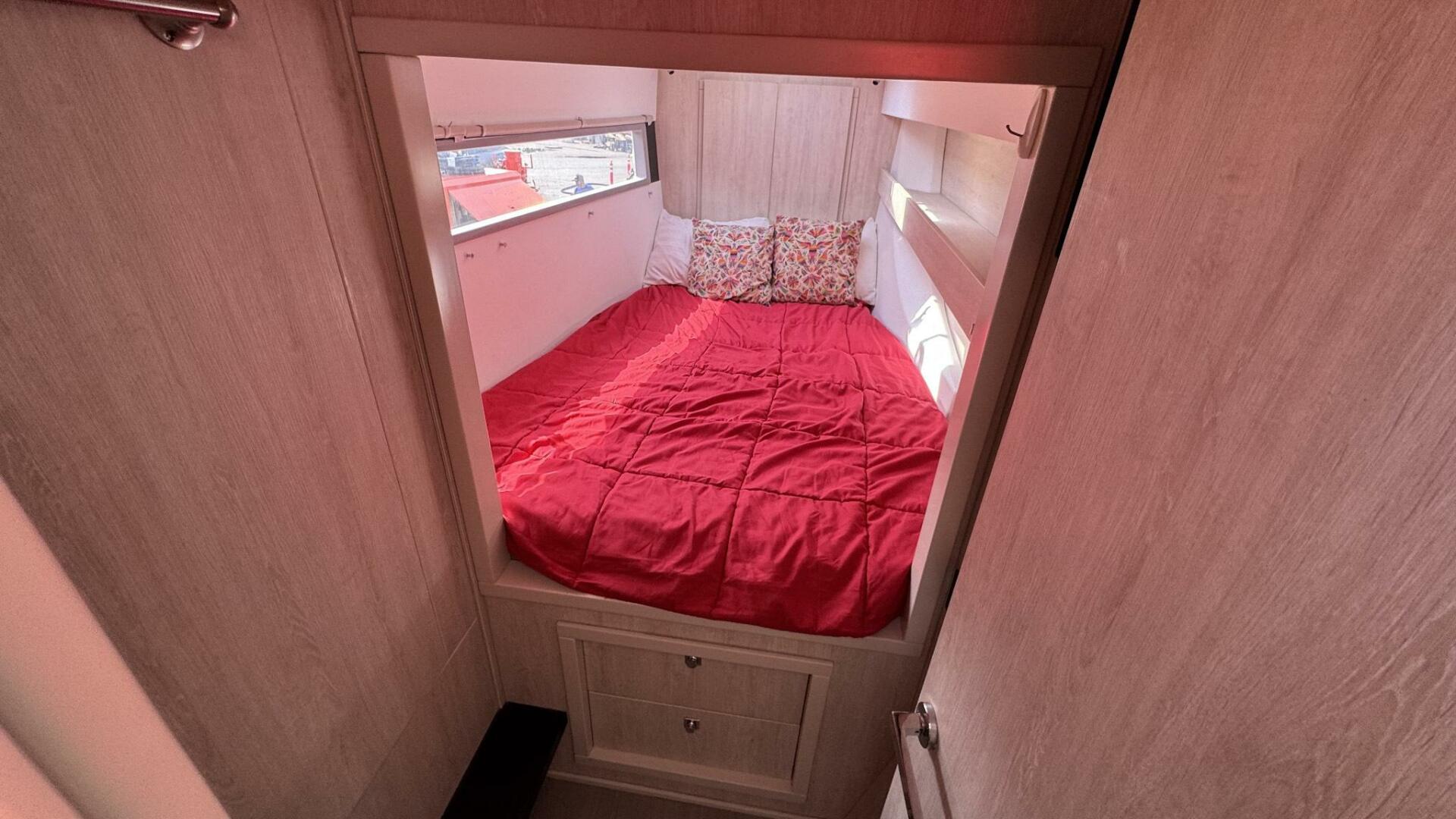 Leopard-43 Powercat 2018-Frida Cat St. Augustine-Florida-United States-2018 Leopard Power Cat Port Side Forward Stateroom-5476090 | Thumbnail
