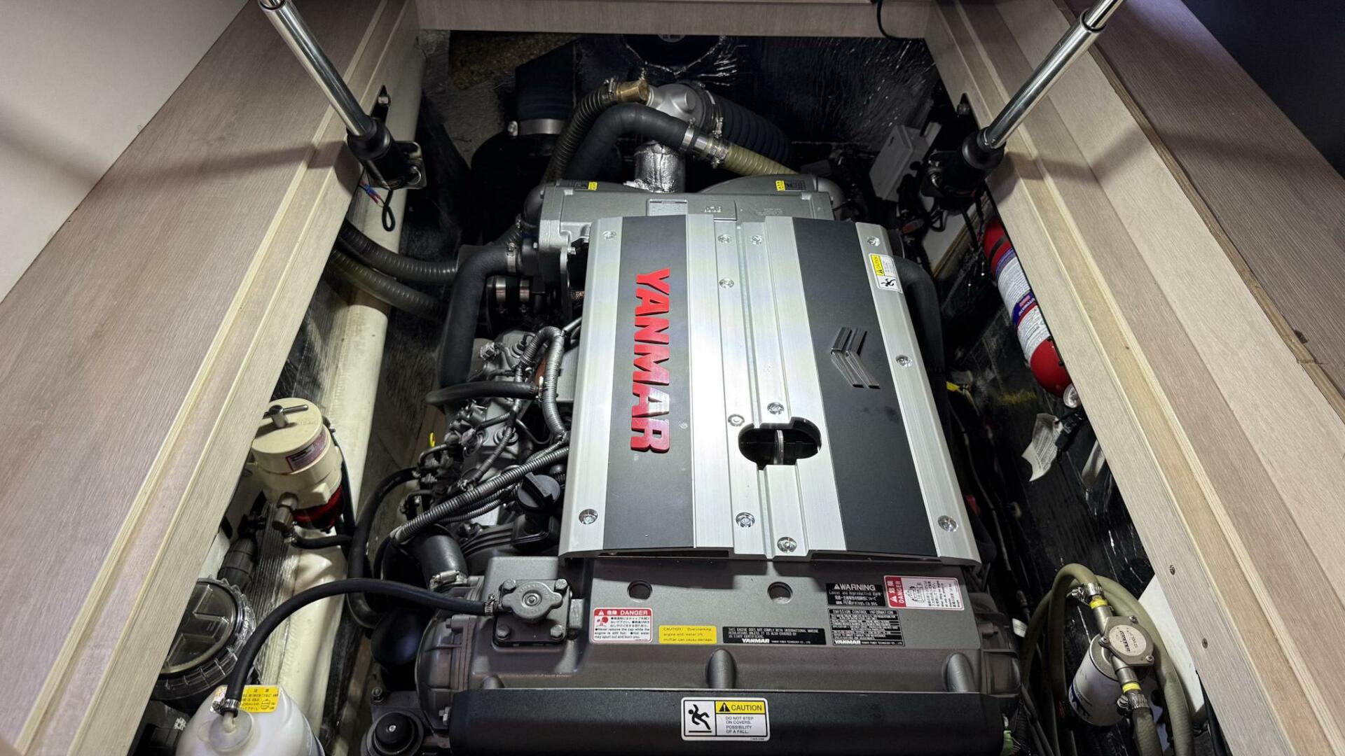 Leopard-43 Powercat 2018-Frida Cat St. Augustine-Florida-United States-2018 Leopard Power Cat Engine Room-5476131 | Thumbnail