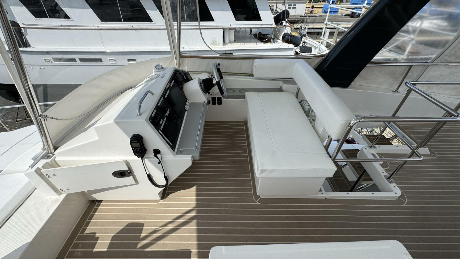 Leopard-43 Powercat 2018-Frida Cat St. Augustine-Florida-United States-2018 Leopard Power Cat Flybridge Helm-5476116 | Thumbnail