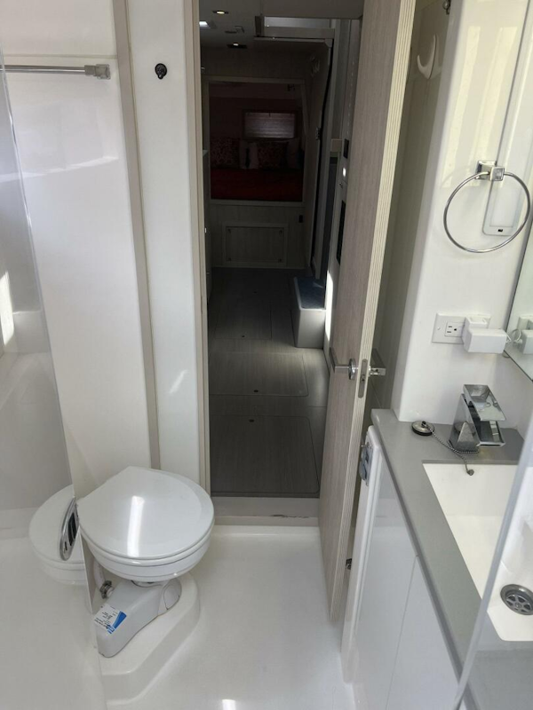 Leopard-43 Powercat 2018-Frida Cat St. Augustine-Florida-United States-2018 Leopard Power Cat Starboard Side Forward Head-5476103