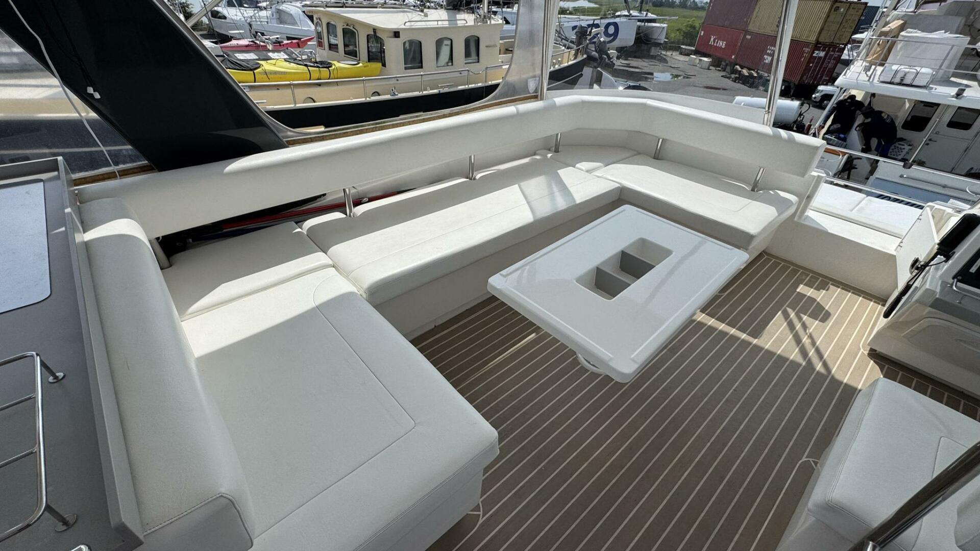 Leopard-43 Powercat 2018-Frida Cat St. Augustine-Florida-United States-2018 Leopard Power Cat Flybridge Settee Port-5476124 | Thumbnail