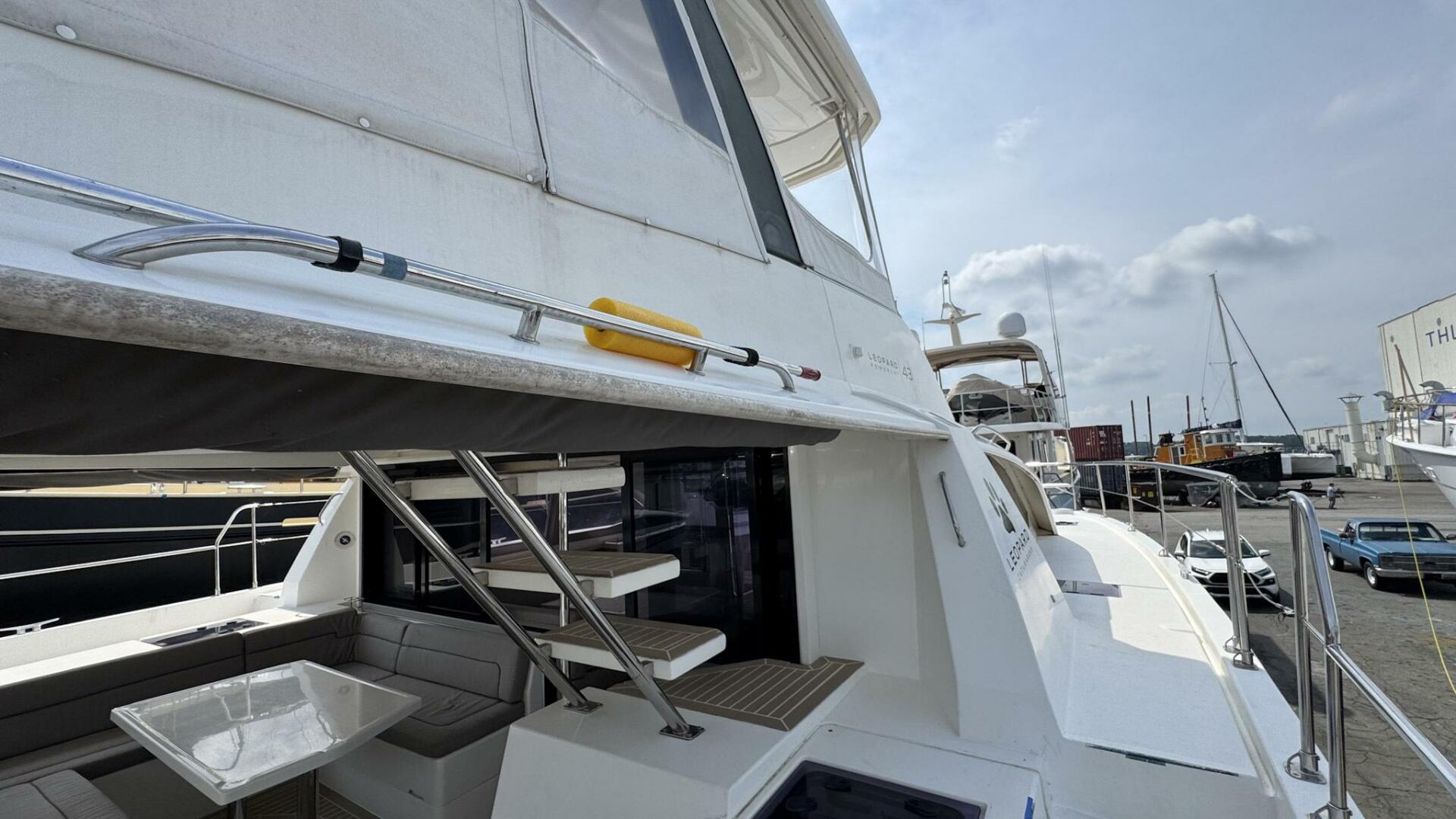 Leopard-43 Powercat 2018-Frida Cat St. Augustine-Florida-United States-2018 Leopard Power Cat Side Deck with Grab Bars-5476137 | Thumbnail