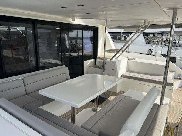 Leopard-43 Powercat 2018-Frida Cat St. Augustine-Florida-United States-2018 Leopard Power Cat Stern U-shaped Settee-5476072