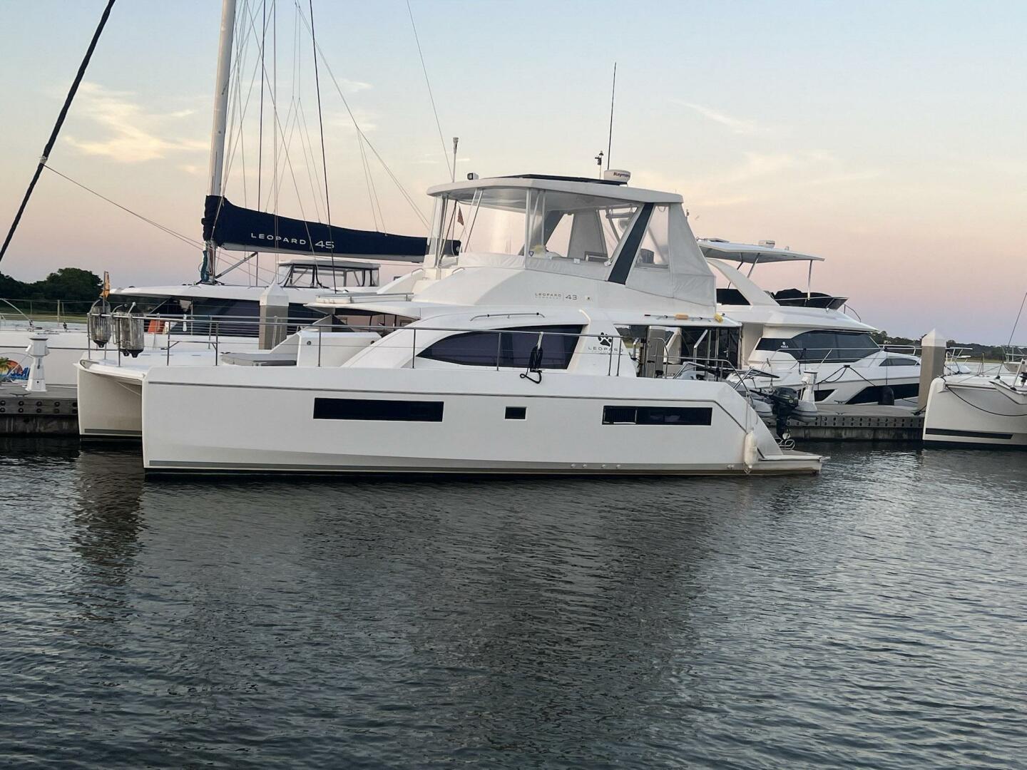 Leopard-43 Powercat 2018-Frida Cat St. Augustine-Florida-United States-2018 Leopard Power Cat Exterior Port Side-5476066 | Thumbnail