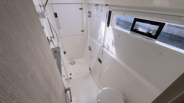 Leopard-43 Powercat 2018-Frida Cat St. Augustine-Florida-United States-2018 Leopard Power Cat Starboard Side Forward Head-5476104