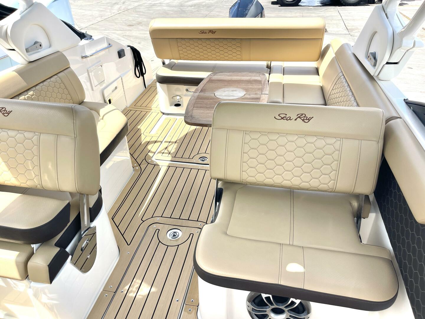 Sea Ray-SDX 250 Outboard 2022 -Miami-Florida-United States-5474110 | Thumbnail