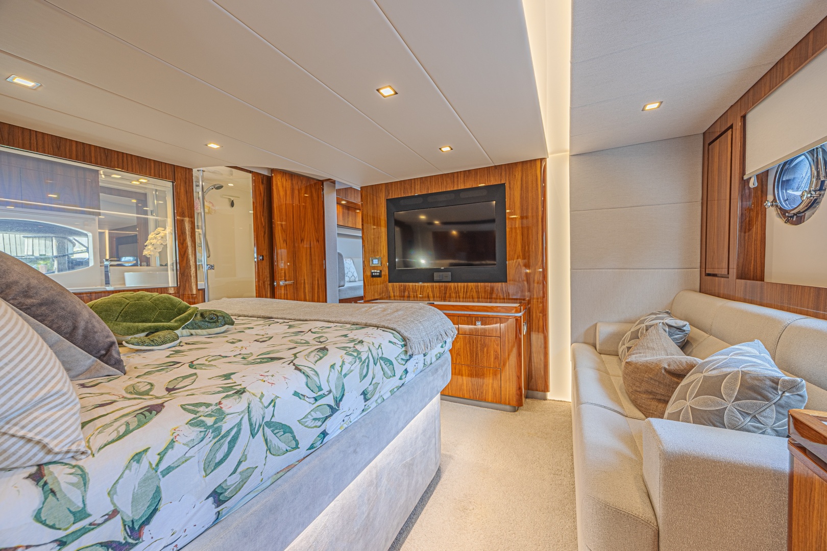 Riviera-6000 Motor Yacht 2021 -Marathon-Florida-United States-6073727 | Thumbnail