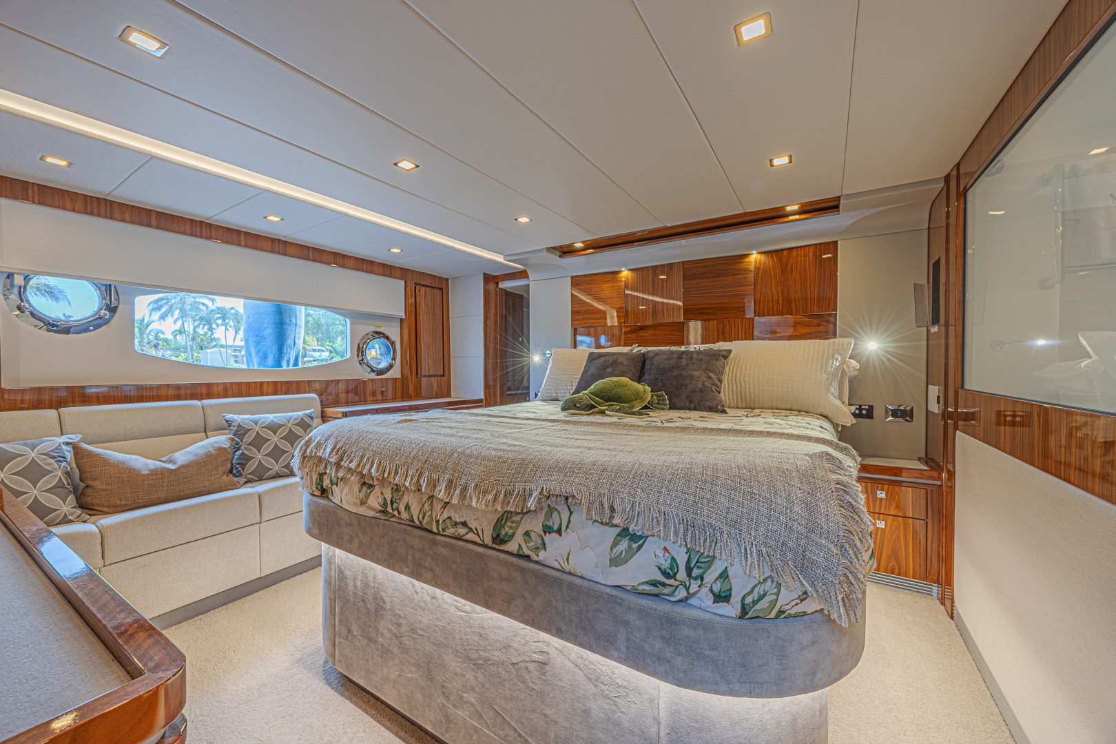 Riviera-6000 Motor Yacht 2021 -Marathon-Florida-United States-6073721 | Thumbnail