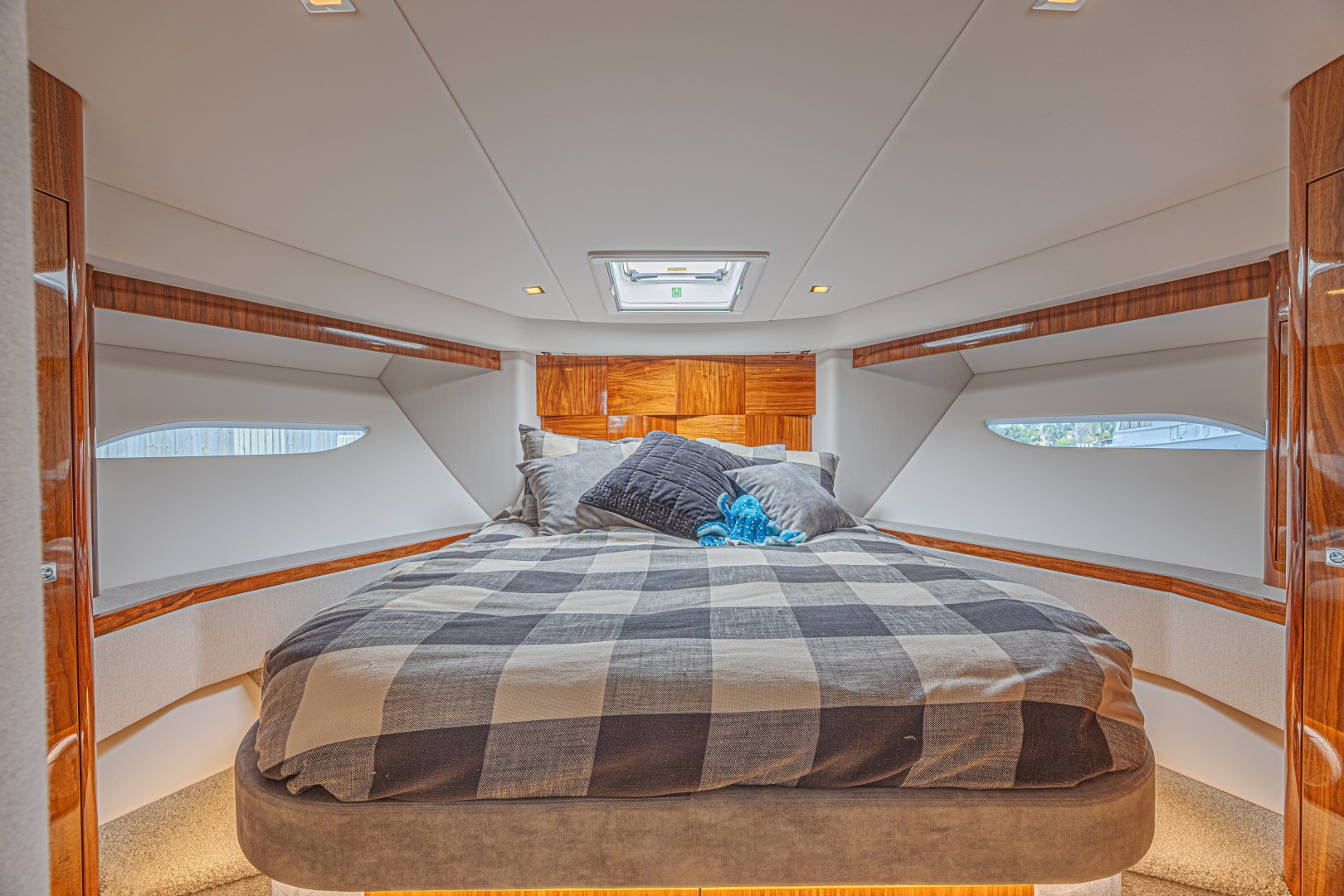 Riviera-6000 Motor Yacht 2021 -Marathon-Florida-United States-6073717 | Thumbnail