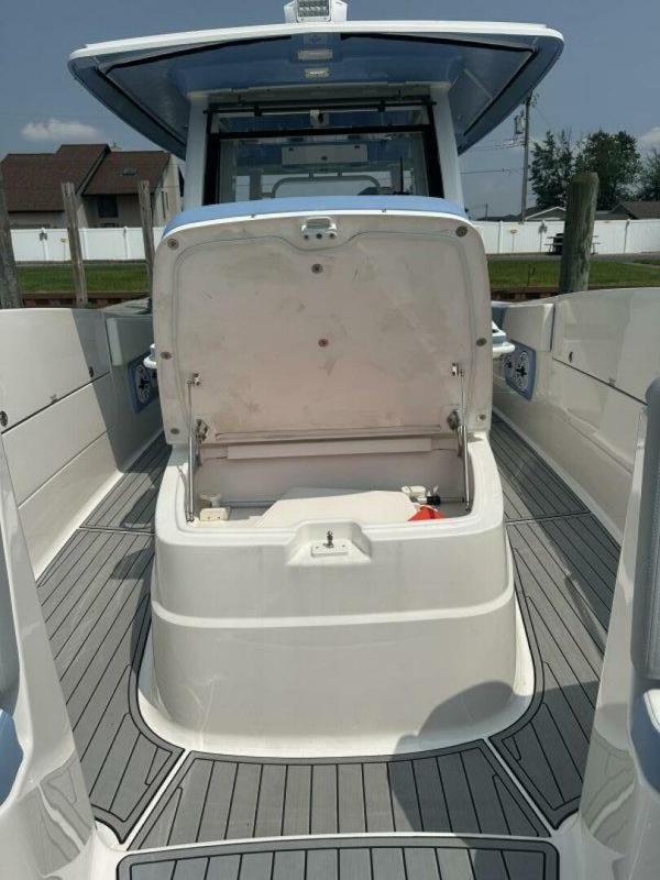 Robalo-R360 2023 -Fair Haven-Michigan-United States-5477462