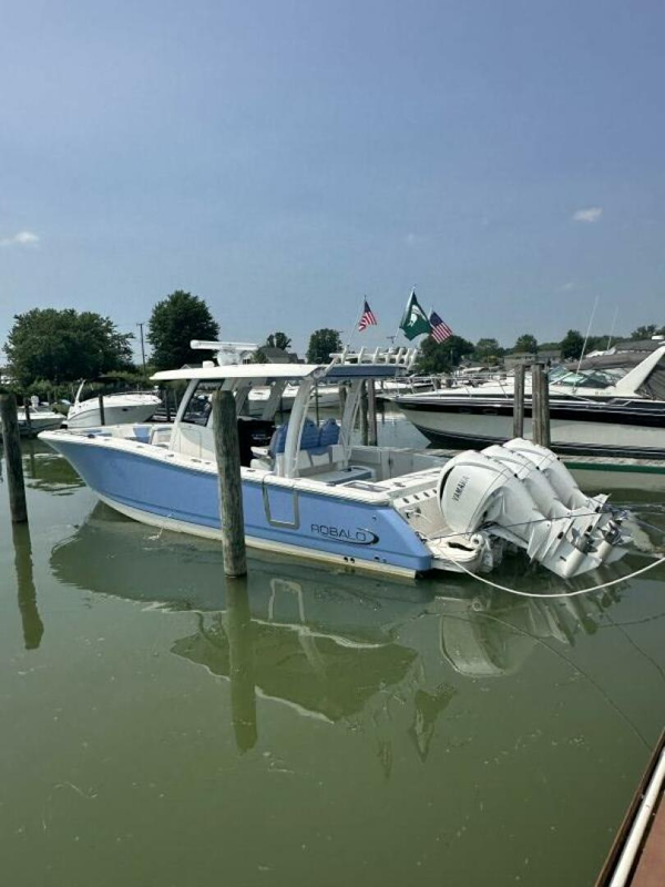 Robalo-R360 2023 -Fair Haven-Michigan-United States-5477350