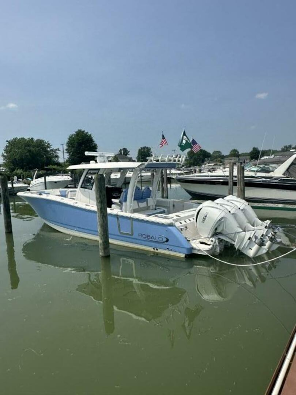 Robalo-R360 2023 -Fair Haven-Michigan-United States-5477451