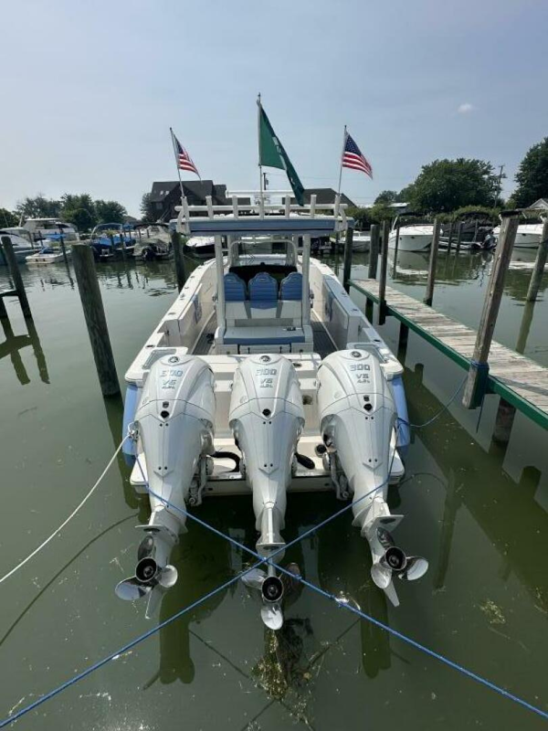 Robalo-R360 2023 -Fair Haven-Michigan-United States-5477453