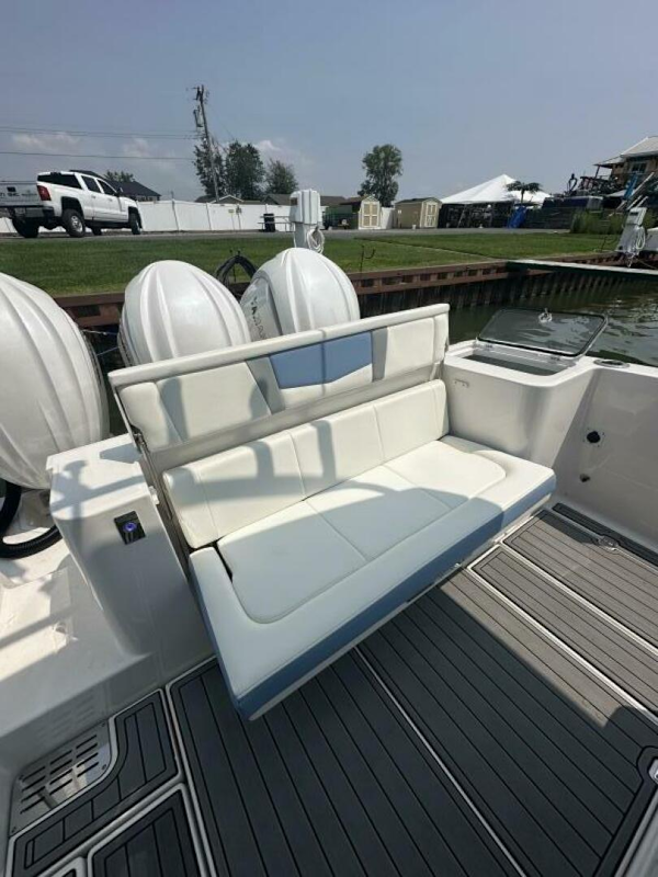 Robalo-R360 2023 -Fair Haven-Michigan-United States-5477477