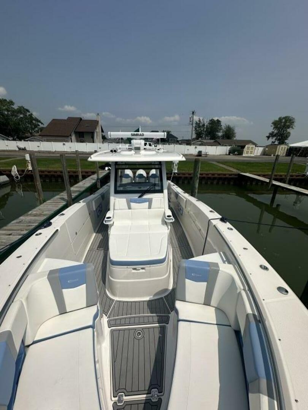 Robalo-R360 2023 -Fair Haven-Michigan-United States-5477467