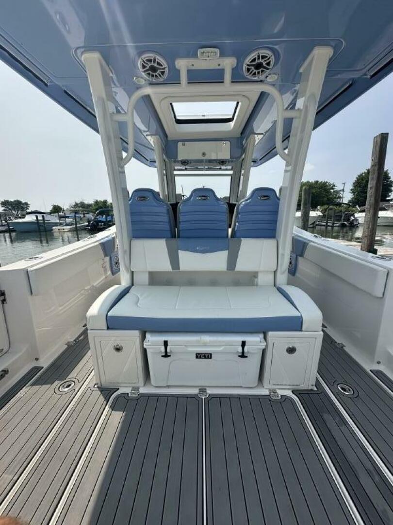 Robalo-R360 2023 -Fair Haven-Michigan-United States-5477478 | Thumbnail