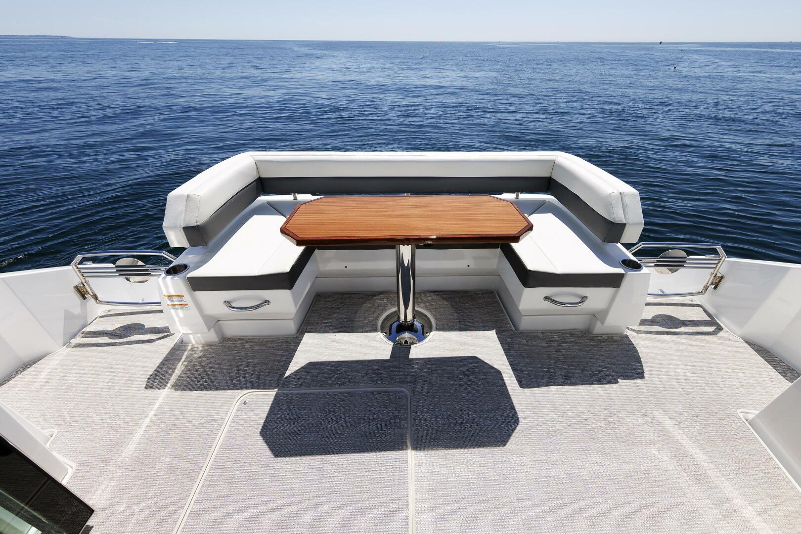Cruisers Yachts 2021-Wicked Nauti Danvers-Massachusetts-United States-Cockpit-5482682 | Thumbnail