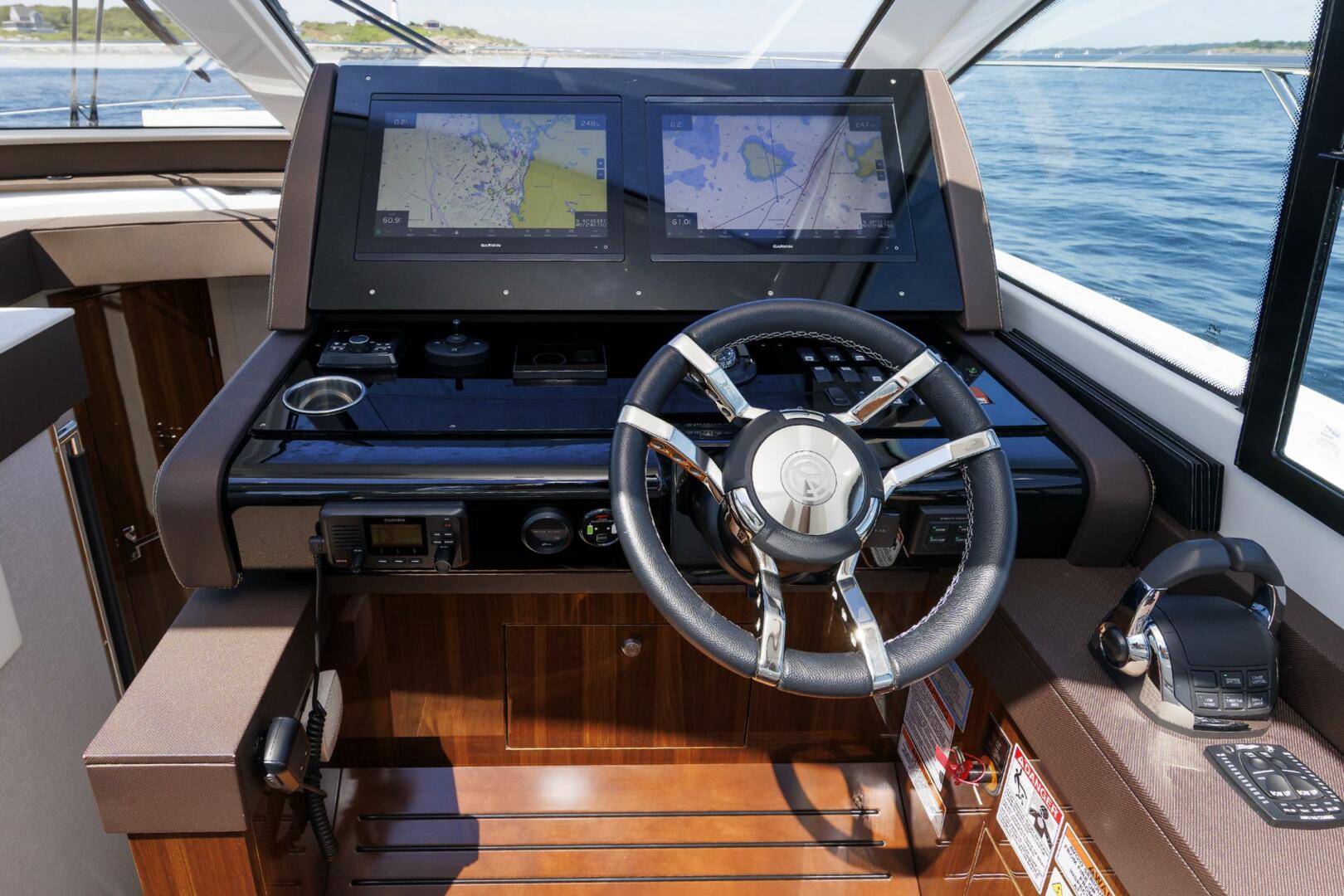 Cruisers Yachts 2021-Wicked Nauti Danvers-Massachusetts-United States-Helm-5482697 | Thumbnail