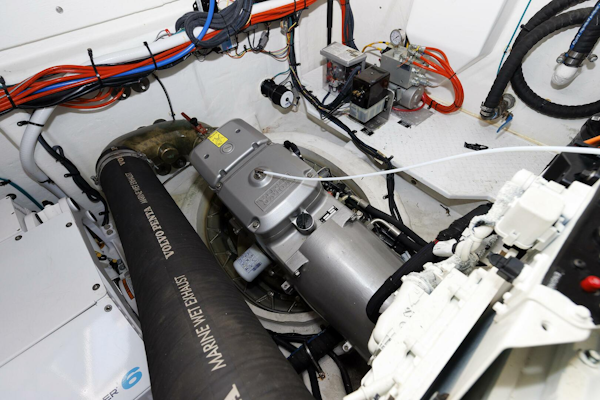 Cruisers Yachts 2021-Wicked Nauti Danvers-Massachusetts-United States-Engine   Port IPS-5482726