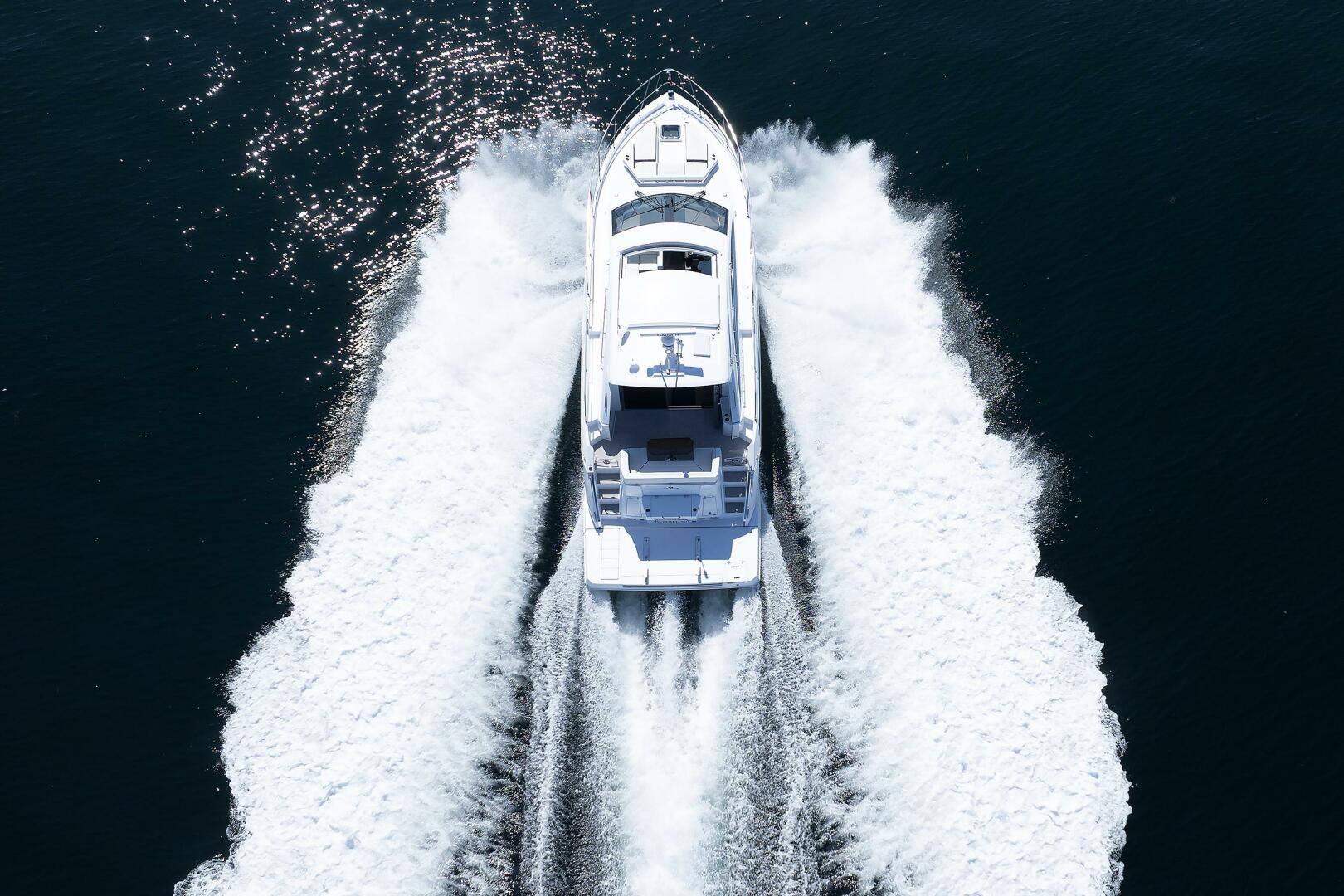 Cruisers Yachts 2021-Wicked Nauti Danvers-Massachusetts-United States-Running   Overhead-5482737 | Thumbnail