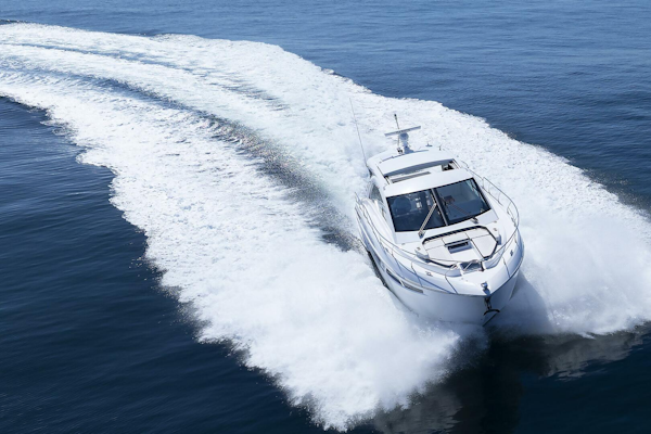 Cruisers Yachts 2021-Wicked Nauti Danvers-Massachusetts-United States-Running   Banking-5482734