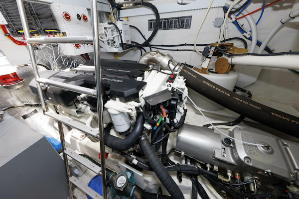 Cruisers Yachts 2021-Wicked Nauti Danvers-Massachusetts-United States-Engine   Starboard 2-5482727