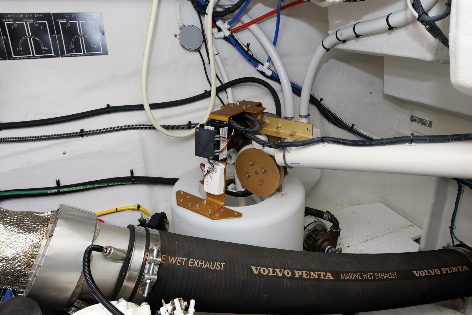 Cruisers Yachts 2021-Wicked Nauti Danvers-Massachusetts-United States-Engine Room   Cablemaster-5482733 | Thumbnail