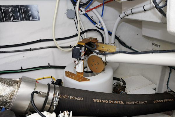 Cruisers Yachts 2021-Wicked Nauti Danvers-Massachusetts-United States-Engine Room   Cablemaster-5482733