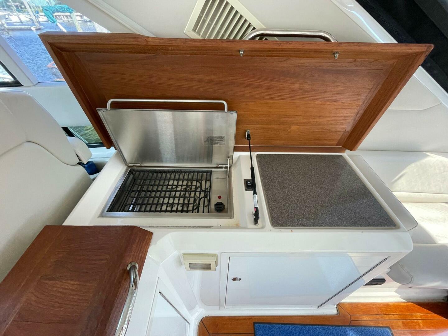 Regal-5260 Sport Coupe 2009-Navygator Jacksonville Beach-Florida-United States-Regal 52 Sport Coupe  Helm Deck Grill-5494300 | Thumbnail