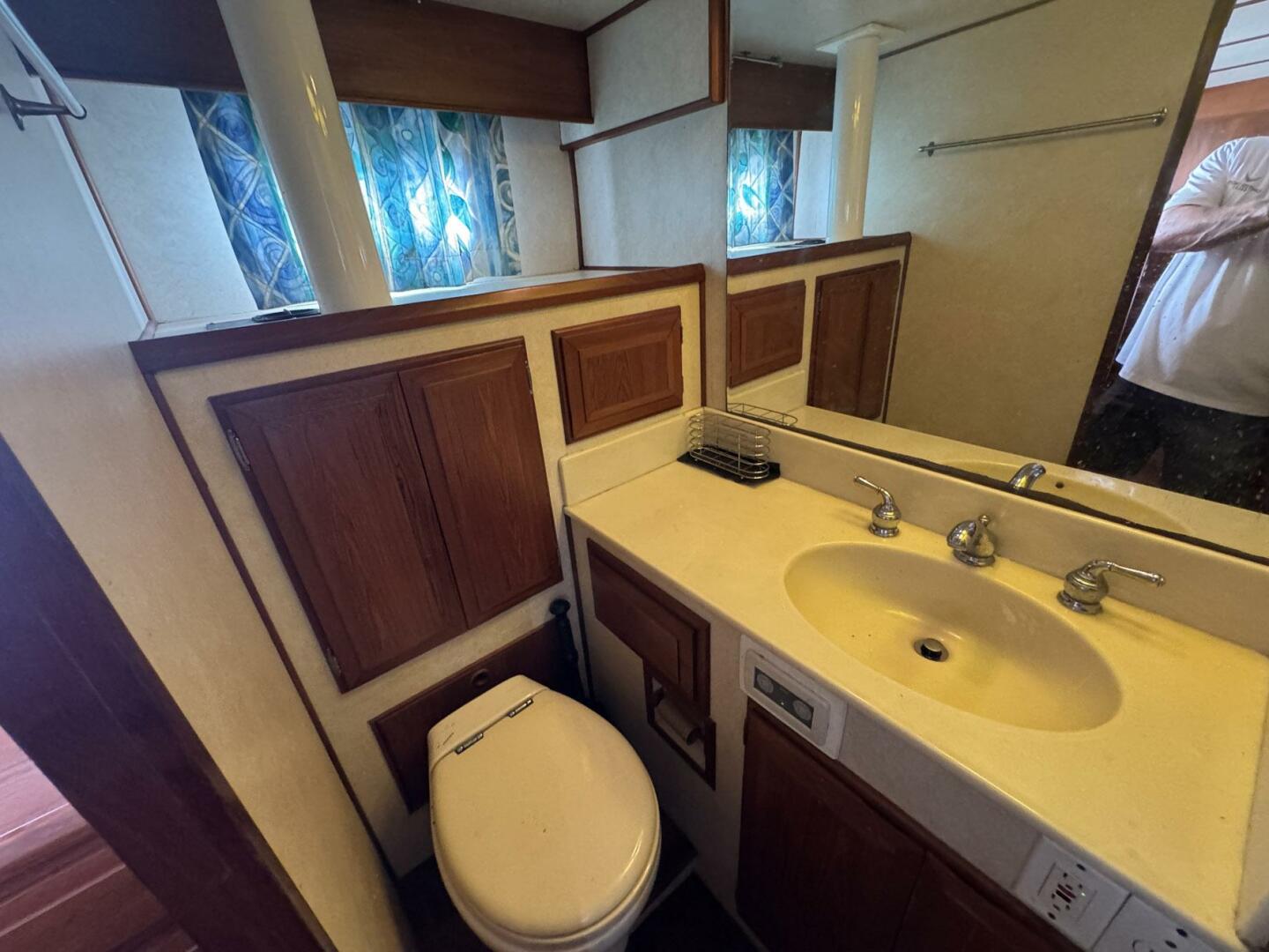 DeFever-49 CPMY 1989-The Smithsunian Charleston-South Carolina-United States-5685021 | Thumbnail