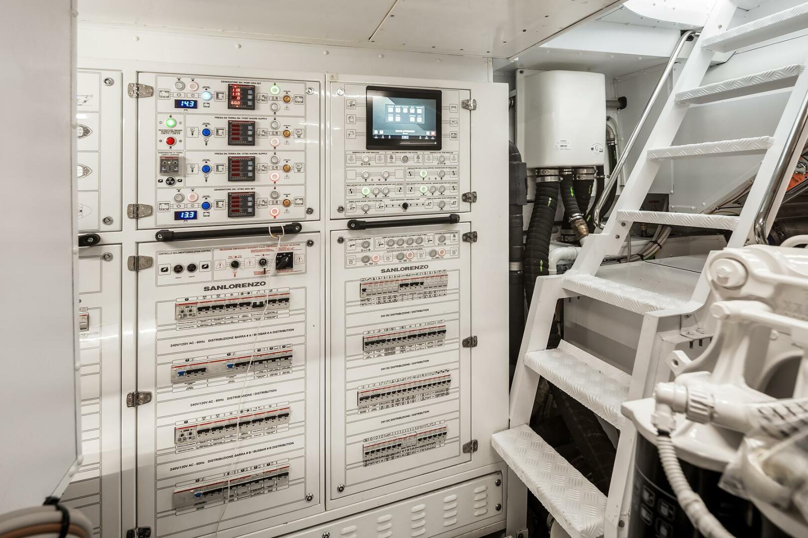 Sanlorenzo-SL86 2023-ESSENZA Seattle-Washington-United States-Engine Room-5516427 | Thumbnail