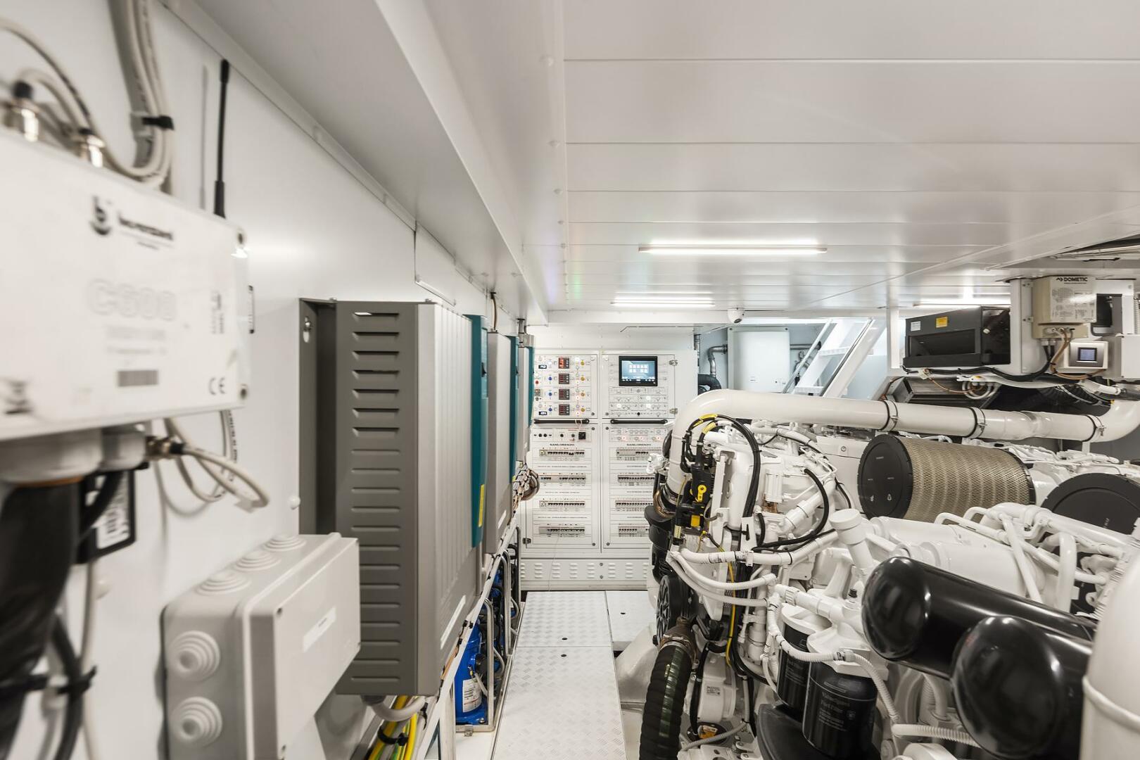 Sanlorenzo-SL86 2023-ESSENZA Seattle-Washington-United States-Engine Room-5516432 | Thumbnail