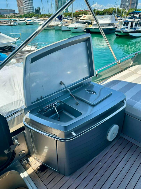 Sunseeker-Sunseeker Manhattan 53 2013-QUICKSILVER I Pattaya-Thailand-5572099