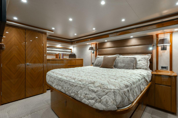 Viking-76 Enclosed Flybridge 2012-MODERATION Stuart-Florida-United States-Master Stateroom-5641603