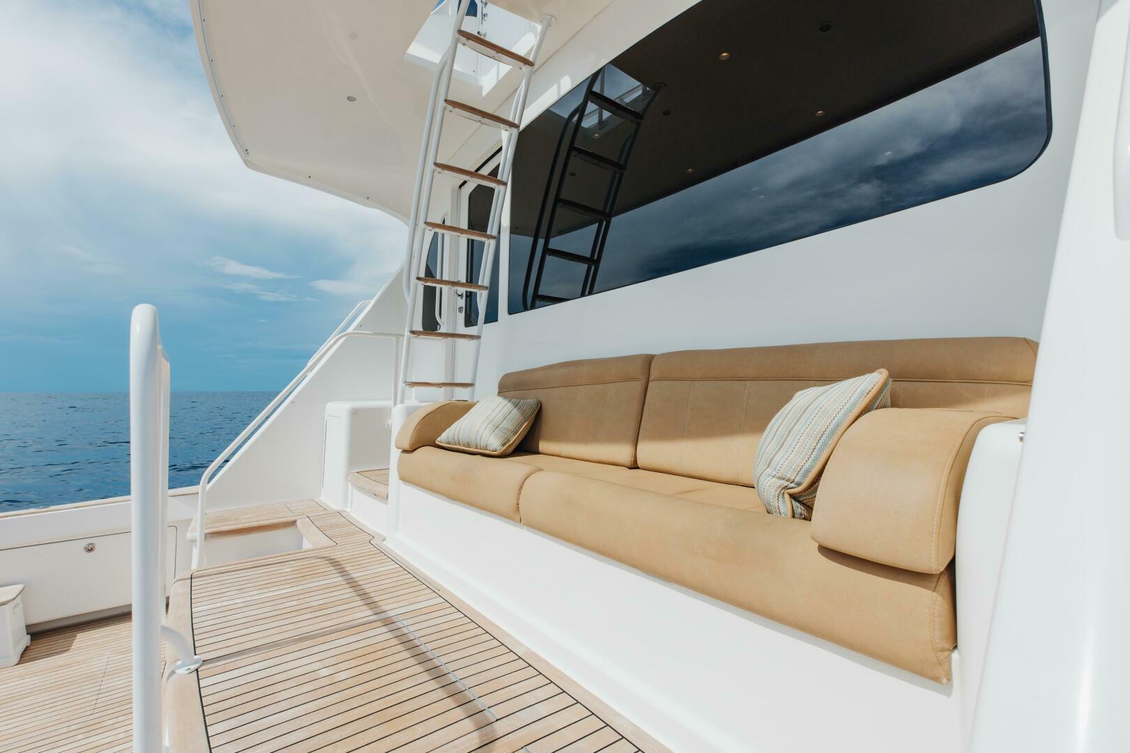 Viking-76 Enclosed Flybridge 2012-MODERATION Stuart-Florida-United States-Aft Cockpit Seating Looking Port-5641565 | Thumbnail