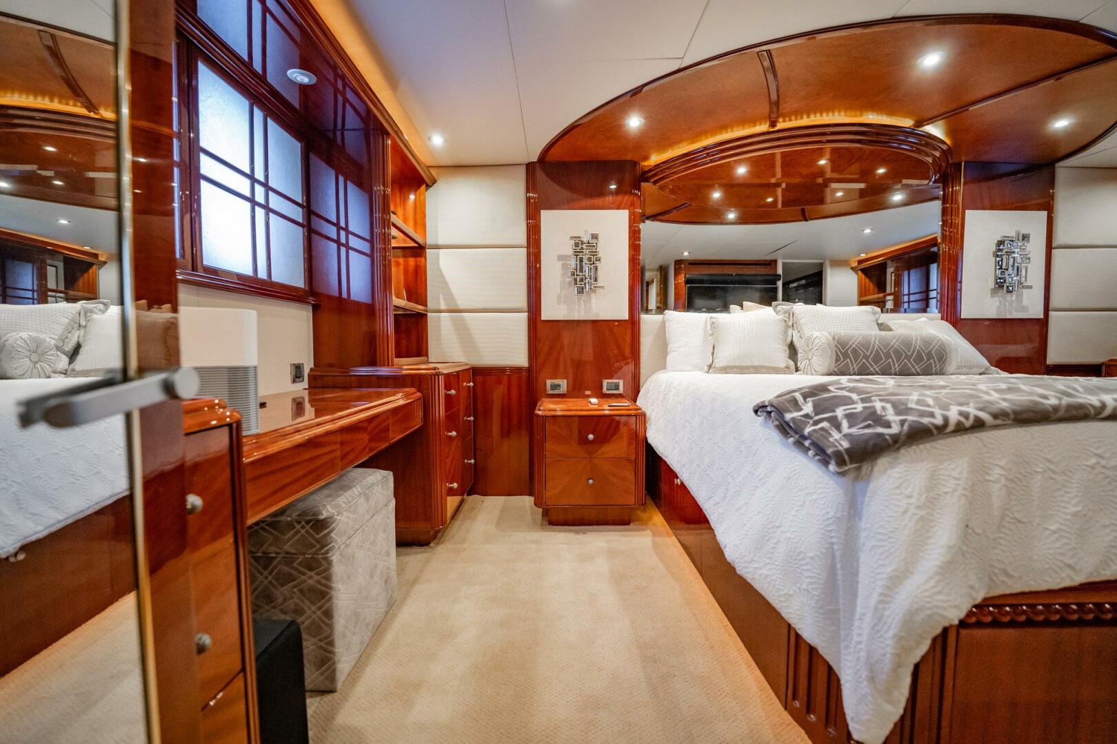 Lazzara Yachts-80 EB 2003-Water Ranch Stuart-Florida-United States-5607611 | Thumbnail