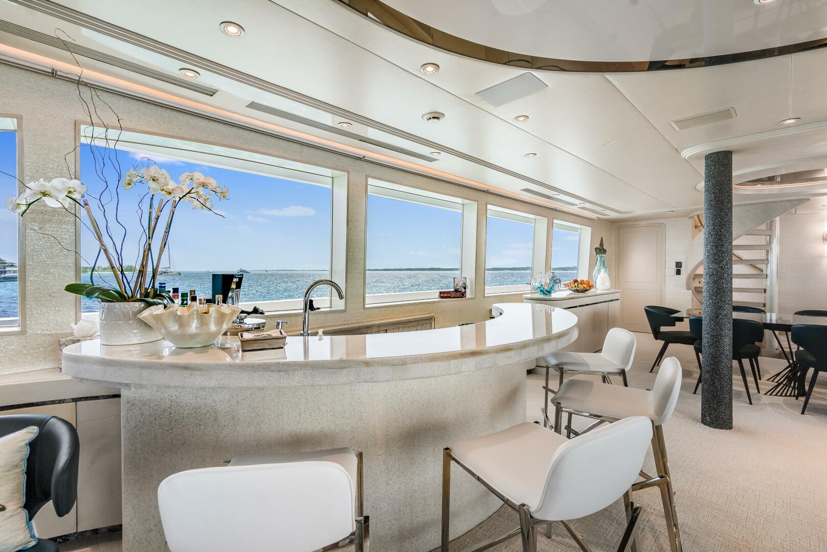 Westship-Skylounge 2001-CUPCAKE Fort Lauderdale-Florida-United States-Salon Bar-5540201 | Thumbnail