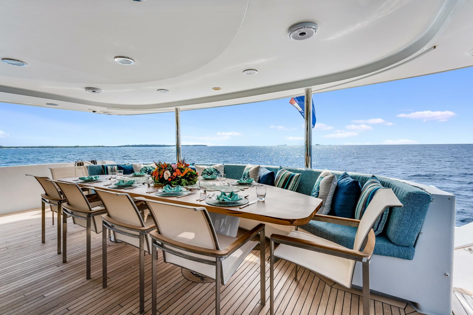 Westship-Skylounge 2001-CUPCAKE Fort Lauderdale-Florida-United States-Aft Deck-5540193 | Thumbnail