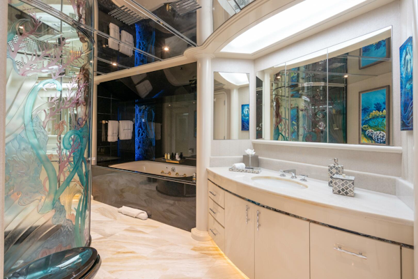 Westship-Skylounge 2001-CUPCAKE Fort Lauderdale-Florida-United States-Primary Ensuite-5540213