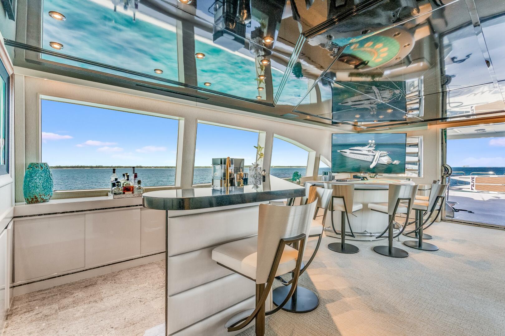 Westship-Skylounge 2001-CUPCAKE Fort Lauderdale-Florida-United States-Skylounge-5540234 | Thumbnail
