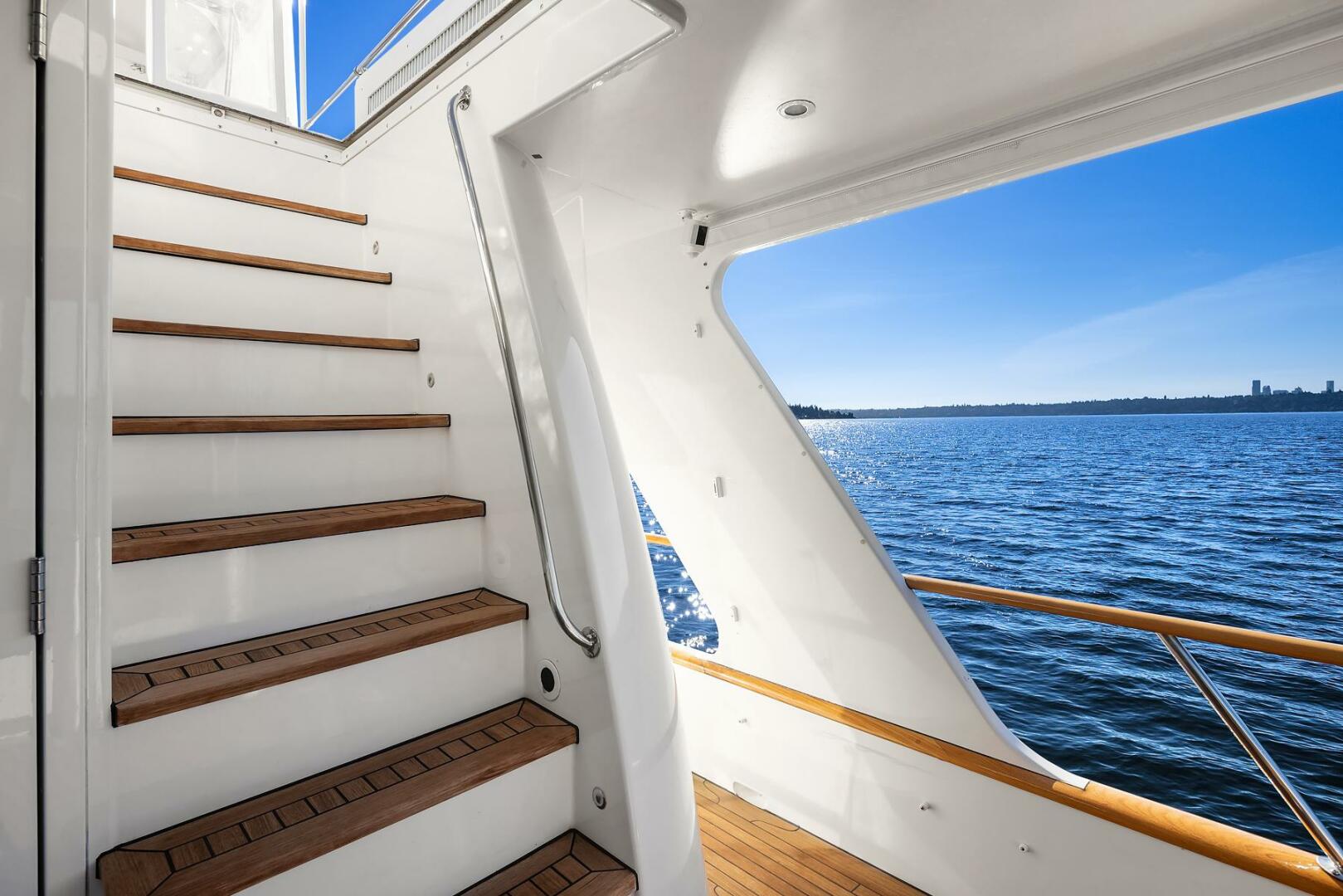 Rayburn Custom Yachts-Flush Deck 2001-JADE PANAMA Bellevue-Washington-United States-Stairs to Flybridge-5692332 | Thumbnail