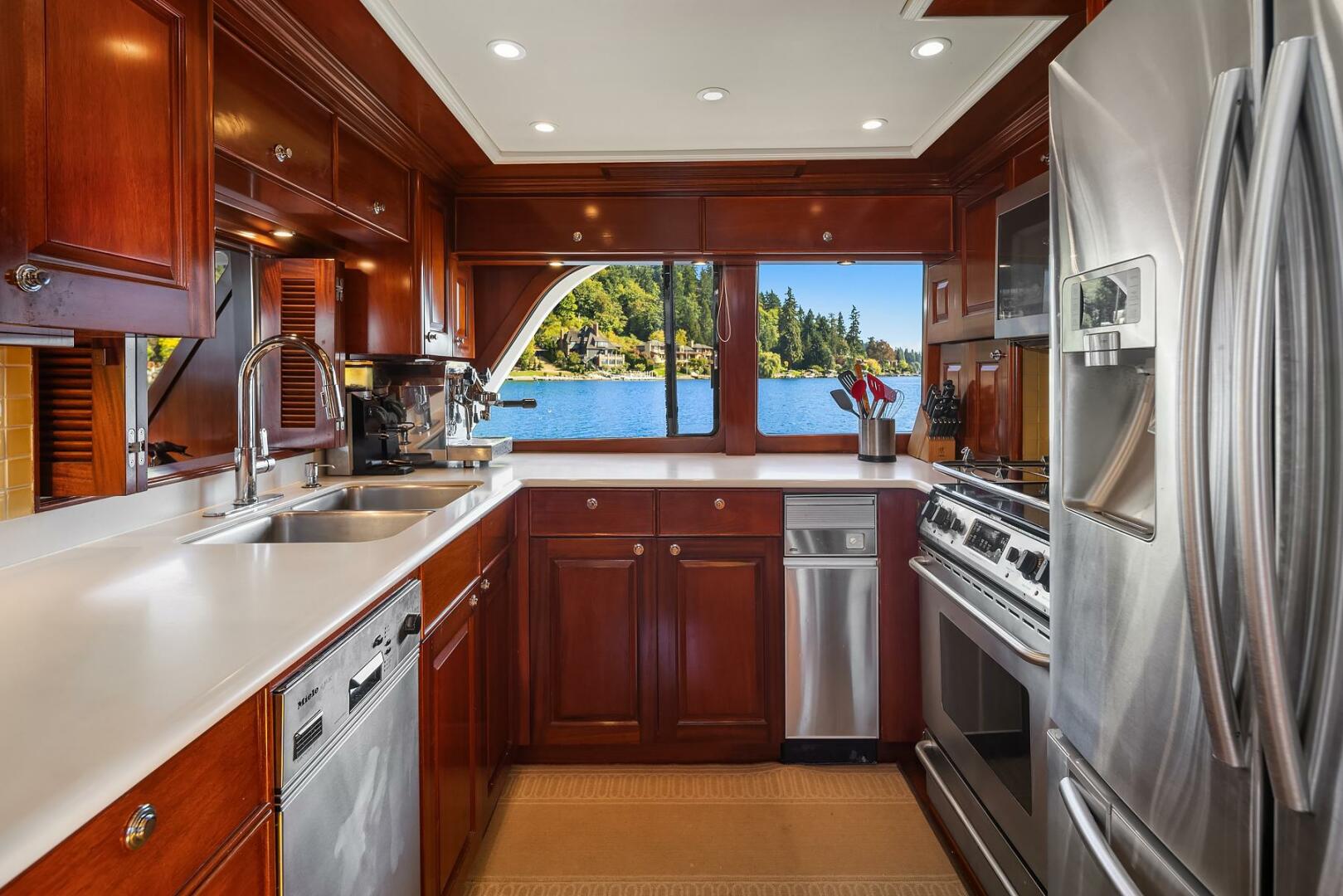 Rayburn Custom Yachts-Flush Deck 2001-JADE PANAMA Bellevue-Washington-United States-Galley-5685708 | Thumbnail
