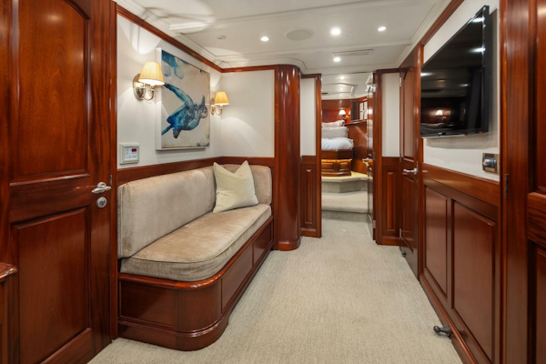 Rayburn Custom Yachts-Flush Deck 2001-JADE PANAMA Bellevue-Washington-United States-Below Deck Foyer-5692318