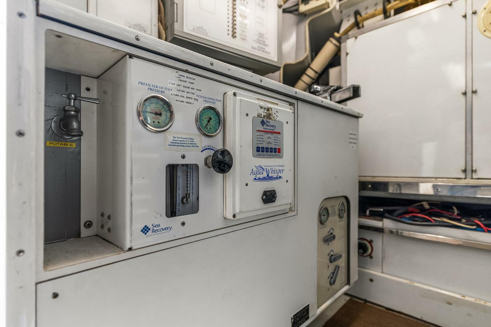 Rayburn Custom Yachts-Flush Deck 2001-JADE PANAMA Bellevue-Washington-United States-Engine Room-5692350 | Thumbnail