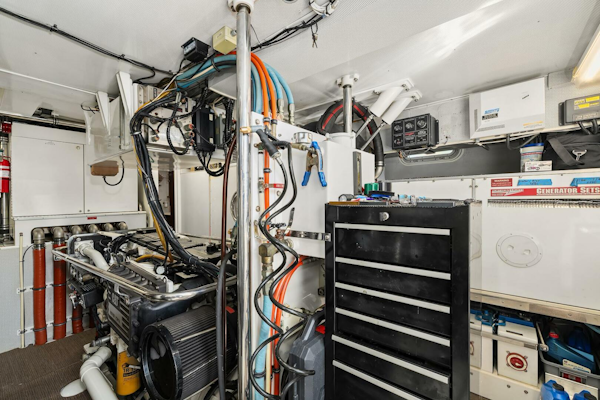 Rayburn Custom Yachts-Flush Deck 2001-JADE PANAMA Bellevue-Washington-United States-Engine Room-5692342